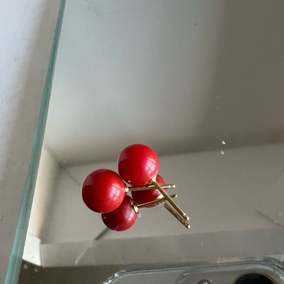 Vintage sea coral vibrant colored 14 karat yellow gold pearl earrings - Picture 5 of 14